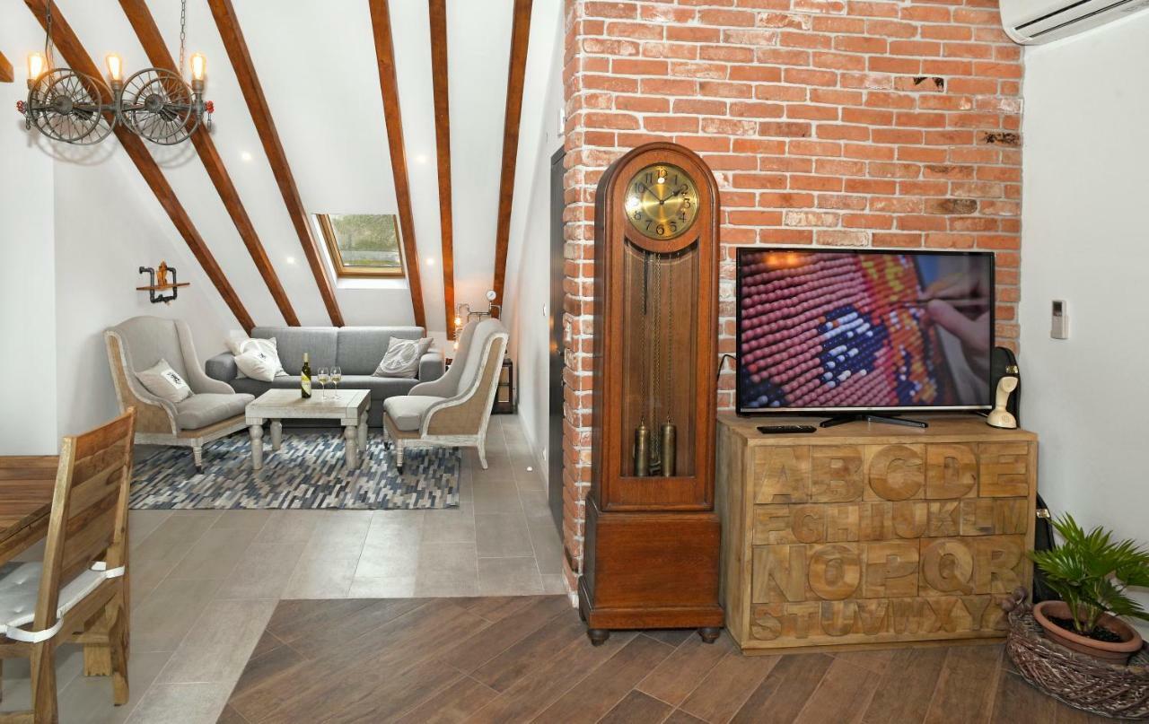 Apartment Holiday In ポドストラナ エクステリア 写真